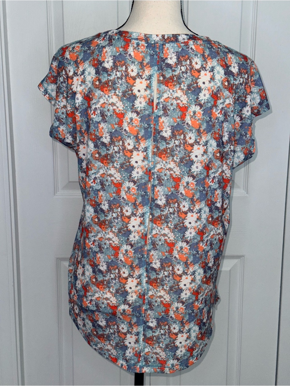The North Face Women’s Small Floral Cap Sleeve Keyhole Back Active Top - Picture 4 of 13